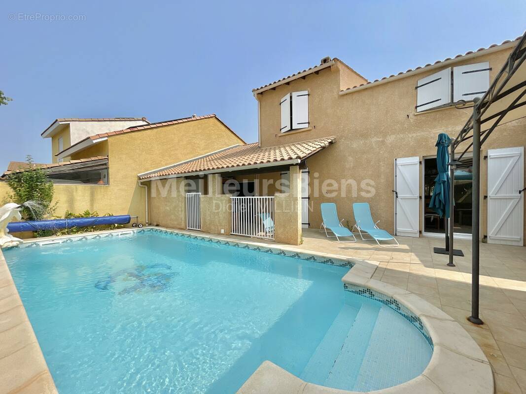 Maison à VIC-LA-GARDIOLE