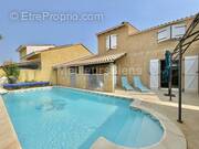 Maison à VIC-LA-GARDIOLE