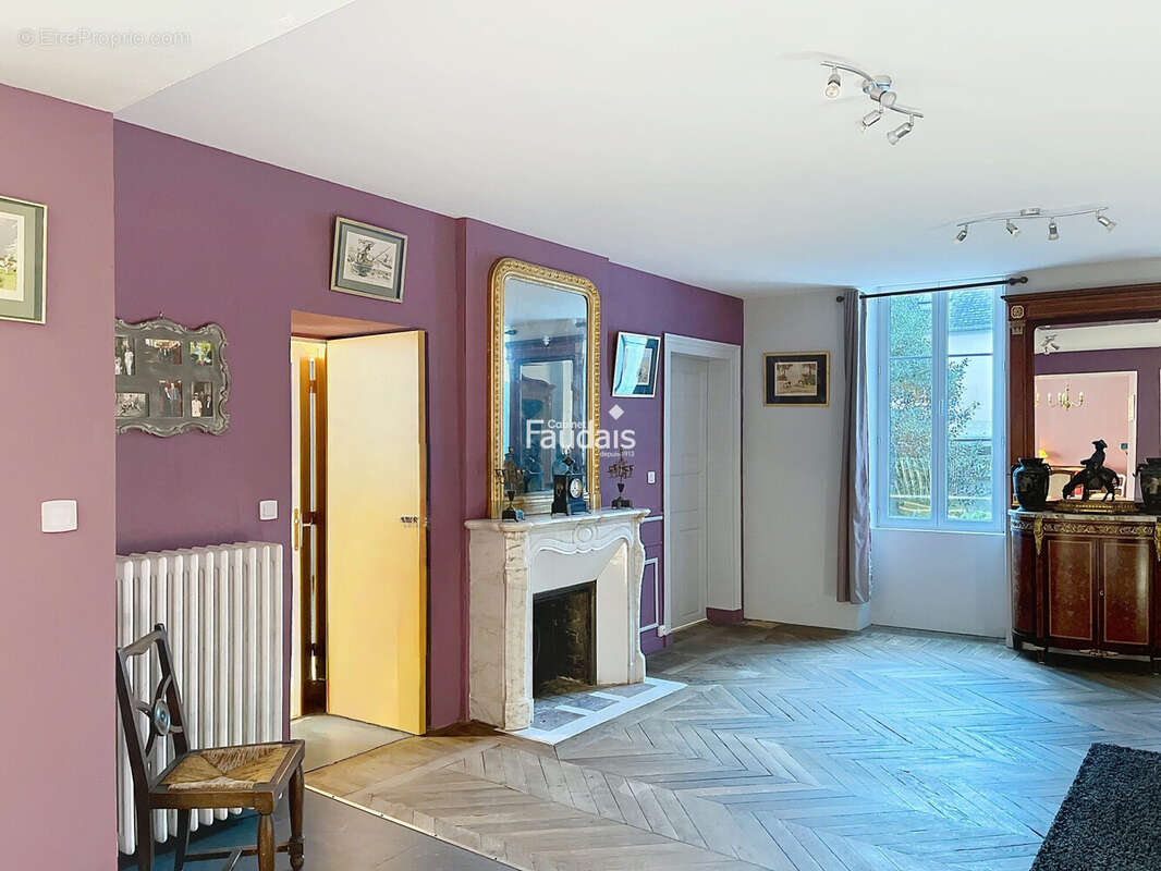 Maison 285 m² à Coutances  - photo 6