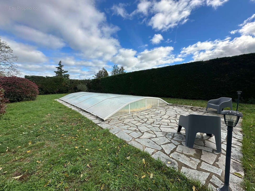 Maison à COMMELLE-VERNAY