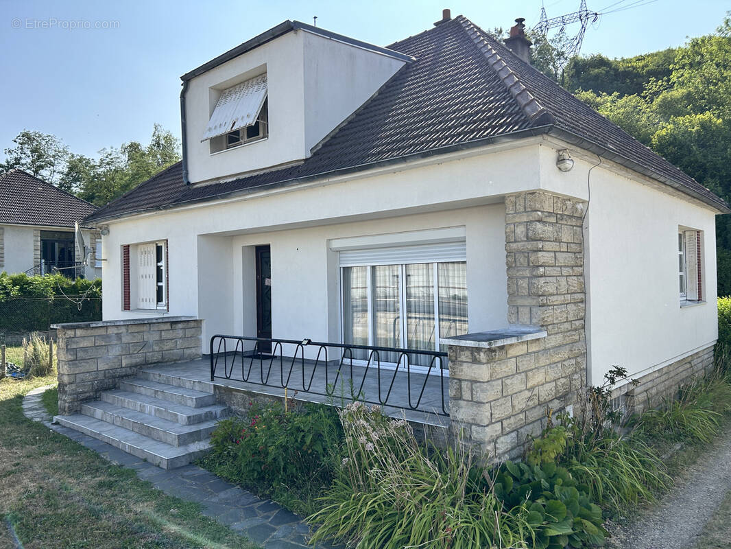 Maison à THIVERNY