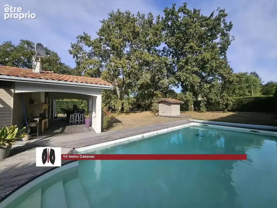 Salles – Belle maison de plain-pied avec piscine, grands volumes et terrain de plus de 2 400 m² Un cadre privilégié, de beaux vo - photo 10