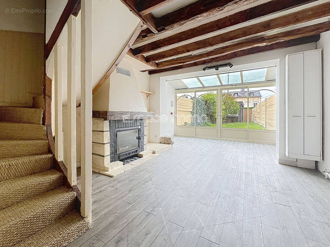 Maison à DEVILLE-LES-ROUEN