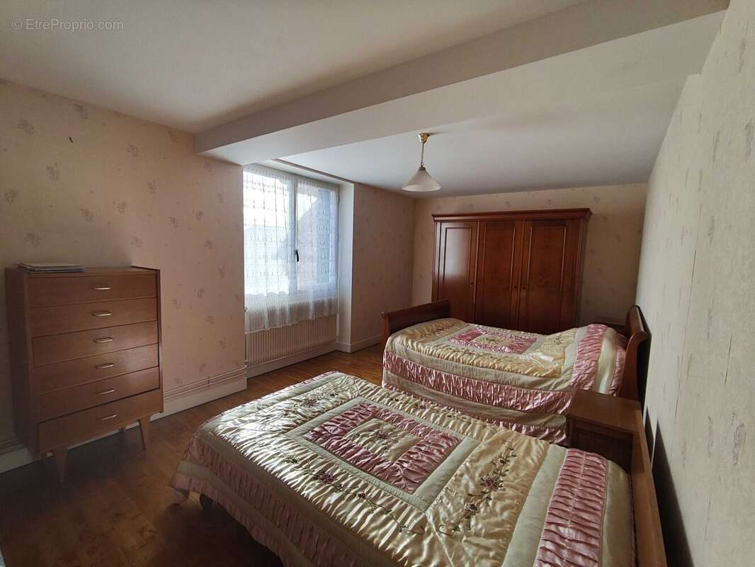 Maison à SAINT-LAURENT-DE-CERIS