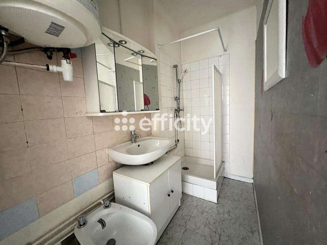Appartement à MARSEILLE-4E
