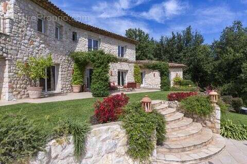 Maison à TOURRETTES-SUR-LOUP