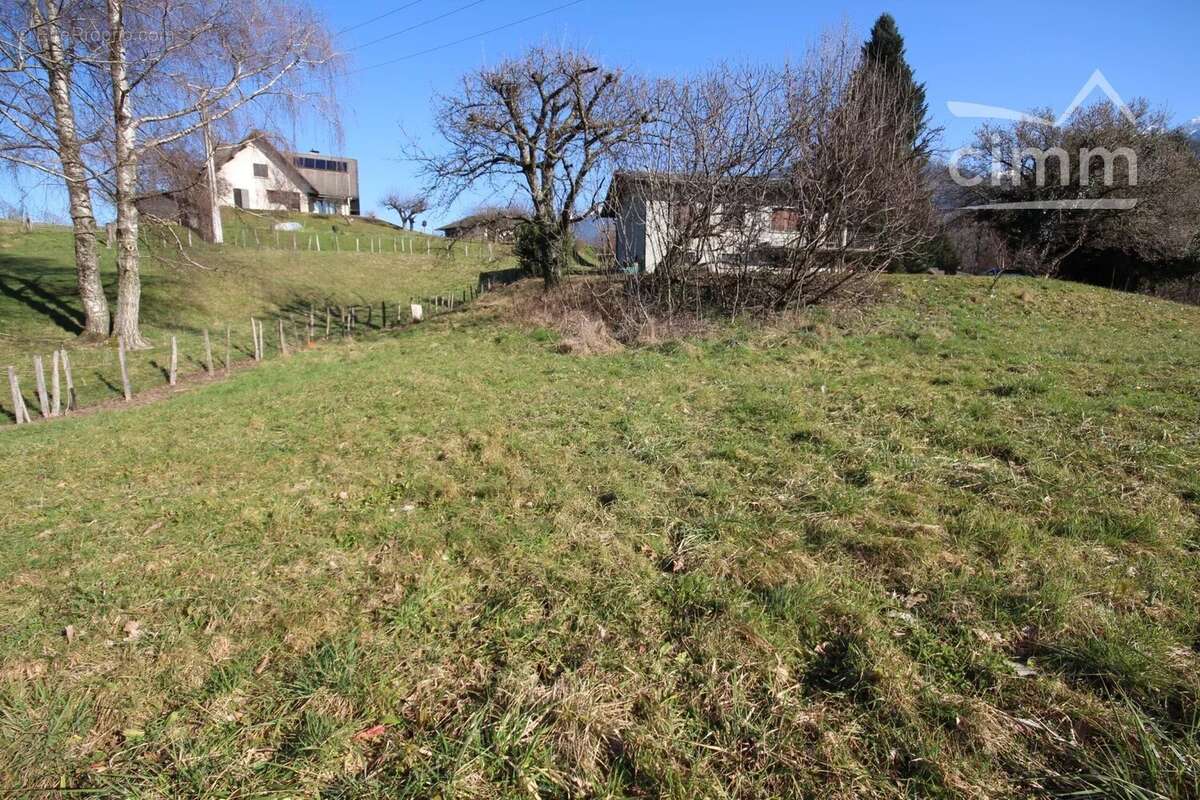 Terrain à LA ROCHETTE