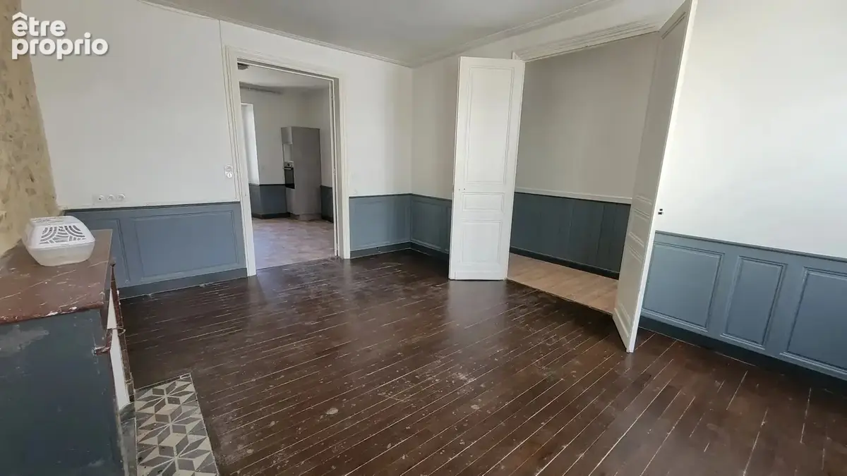 Au coeur du centre ville - grande maison de ville offrant quatre chambres, une courette, cave et dépendance - photo 6