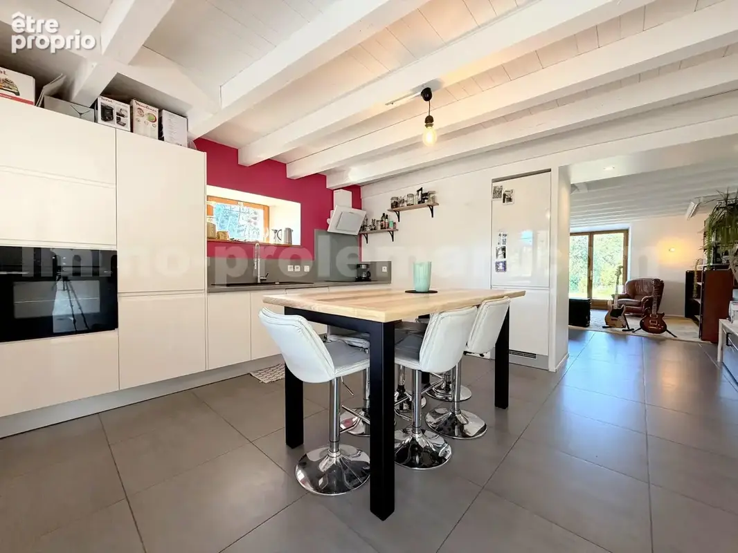 Appartement_T4_La_Balme-de-Sillingy_proche_Annecy_frontière_Suisse_direction_GENELVE_investissement_vente_séjour_salon_cuisine_salle_a_manger_