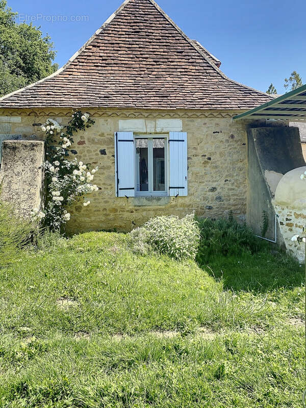 Maison à SAINT-CHAMASSY