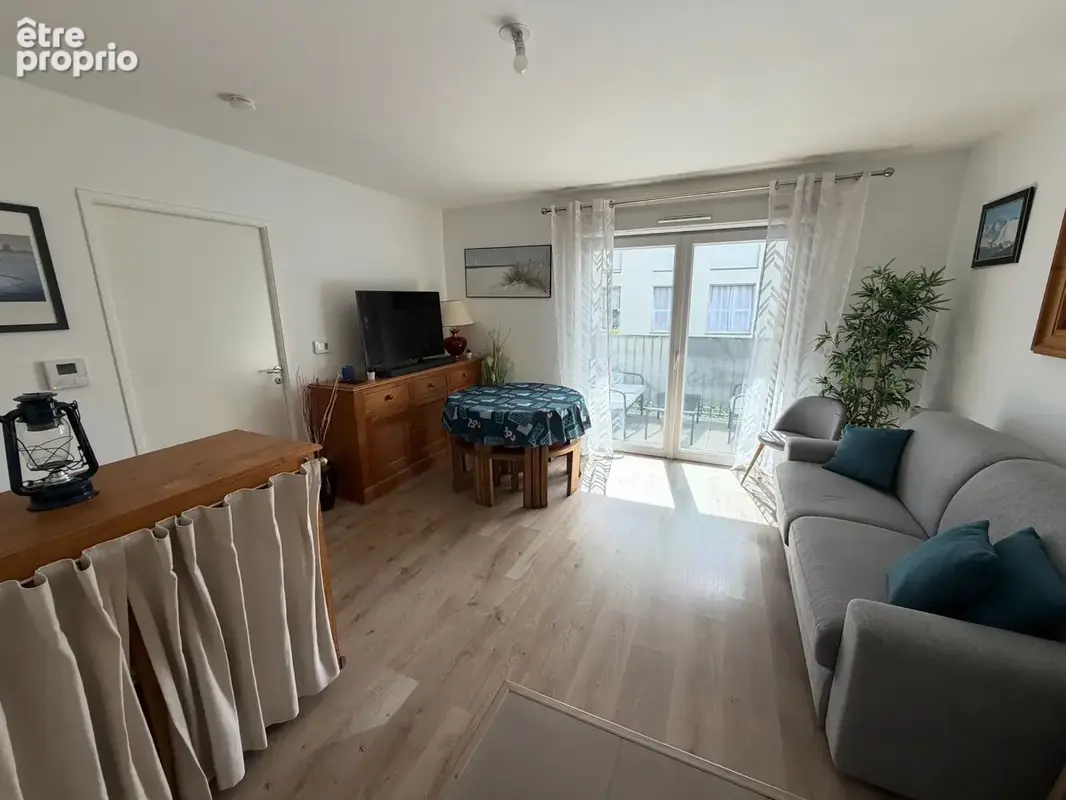 EXCLUSIVITÉ – Appartement récent, balcon, parking et gare à pied : un 2 pièces prêt à vivre ! - photo 3
