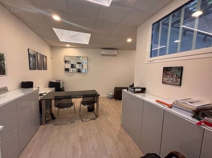 Commerce à PARIS-17E