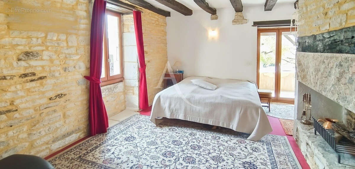 Maison en pierre 122m² + grange aménageable, à 5 min des commerces - photo 7