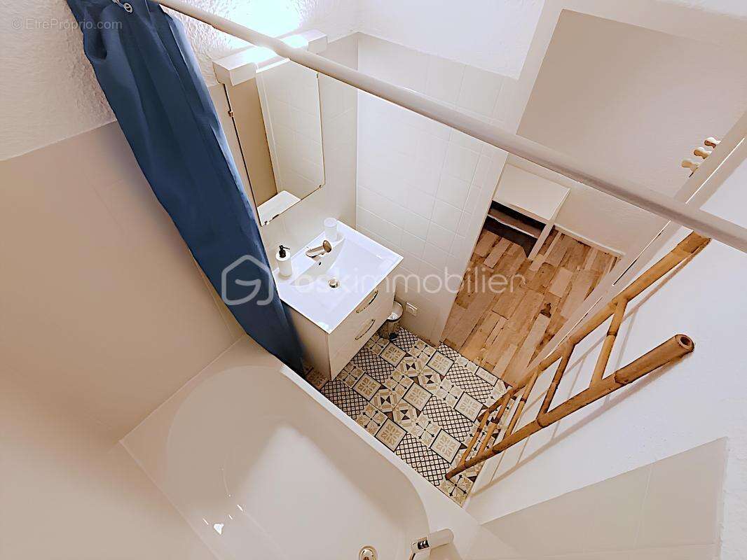 Appartement à SIX-FOURS-LES-PLAGES