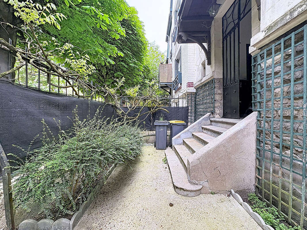 Maison à SURESNES