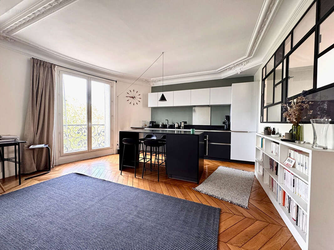 Appartement à PARIS-10E