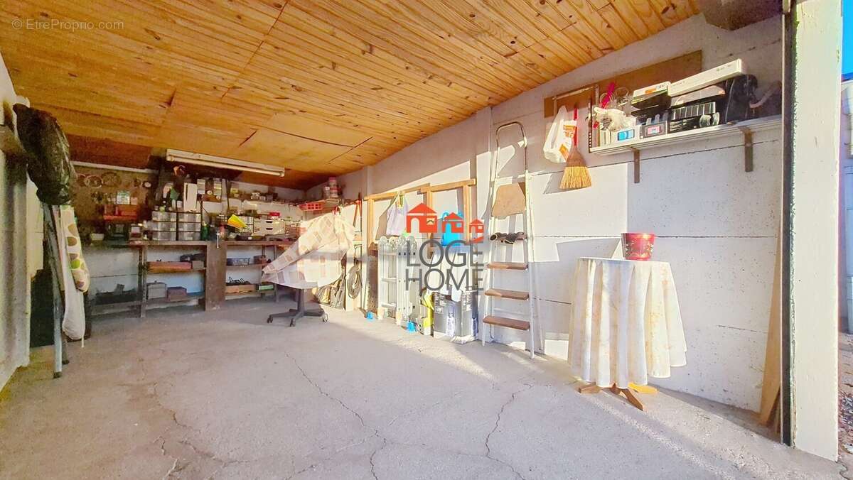 Garage - Maison à COURCELLES-LES-LENS