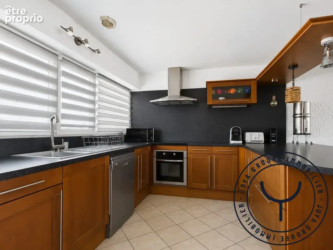 Appartement 4 pièces 88 m² à vendre à Saint-Julien-Les-Villas (10800) - photo 3