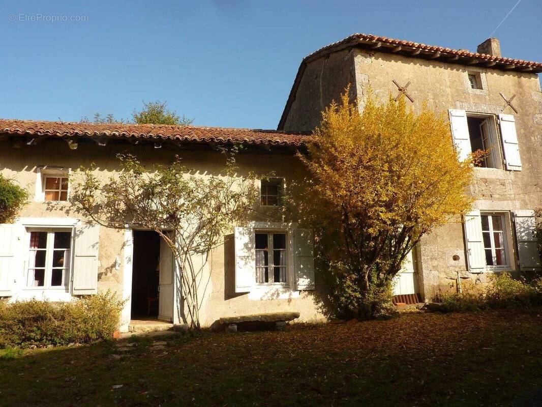 Maison à SAINT-CLAUD