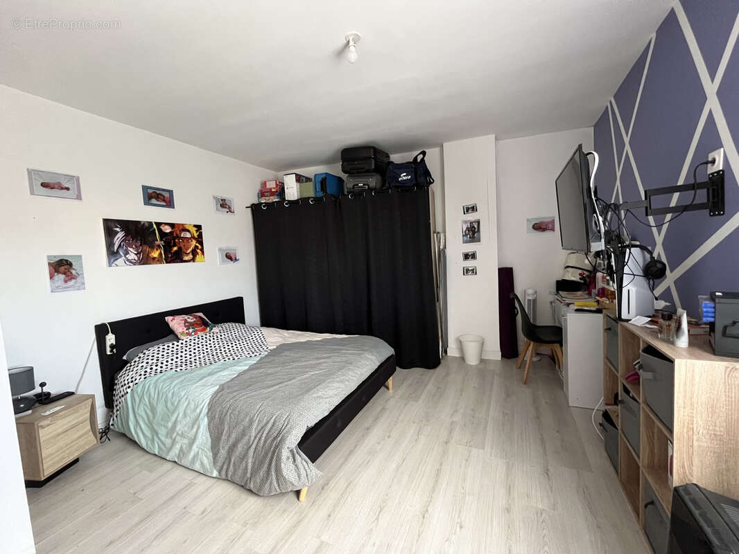 Maison à SAINT-YZAN-DE-SOUDIAC