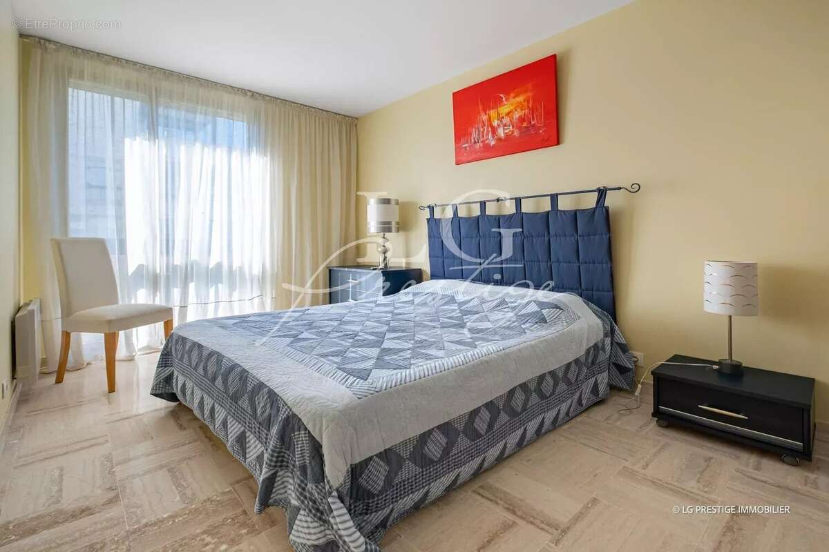 Appartement à MANDELIEU-LA-NAPOULE