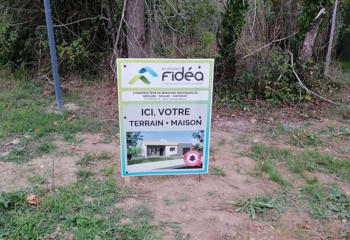 Maison 69 m² à Nueil-Les-Aubiers  - photo 4
