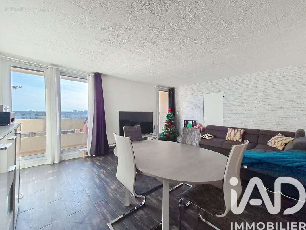 Photo 2 - Appartement à ELANCOURT