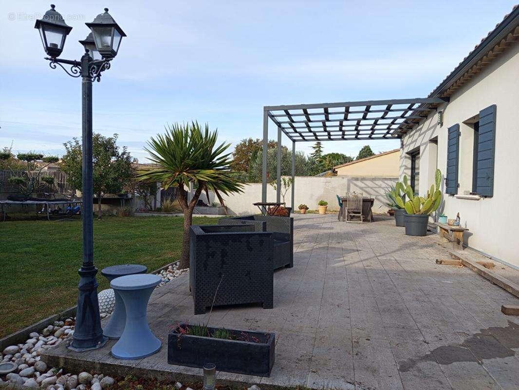 Maison à MONTSEGUR-SUR-LAUZON