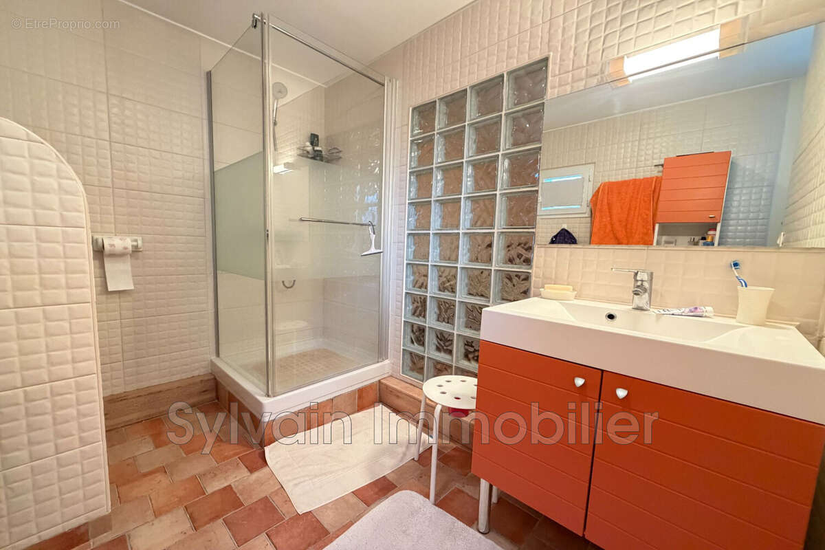 Maison à CREVECOEUR-LE-GRAND