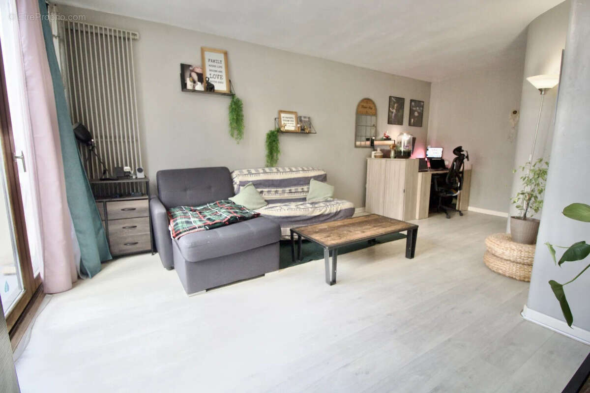Appartement à ELANCOURT