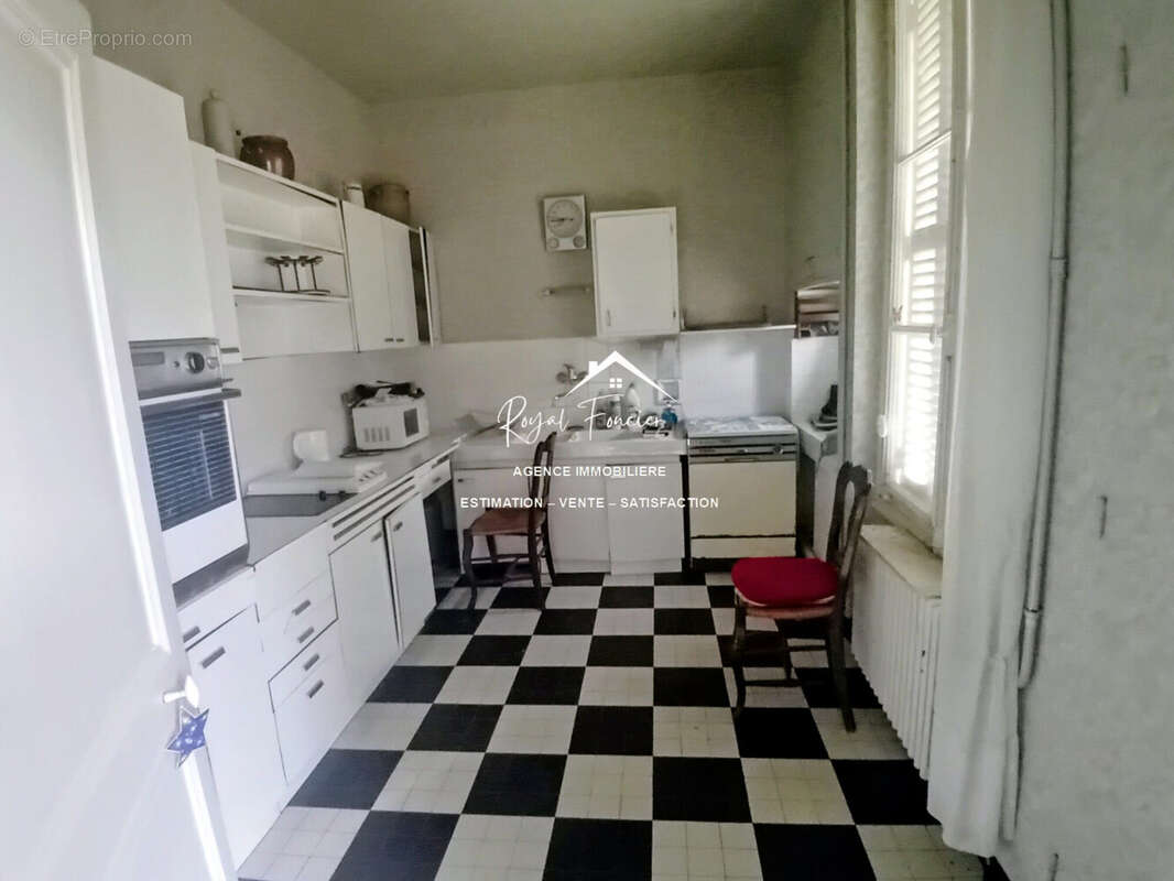 Cuisine A indépendante  - Maison à CHARNIZAY