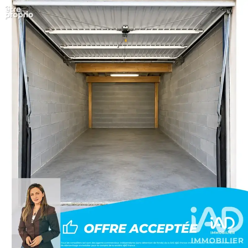 Photo 1 - Parking à LOMBEZ