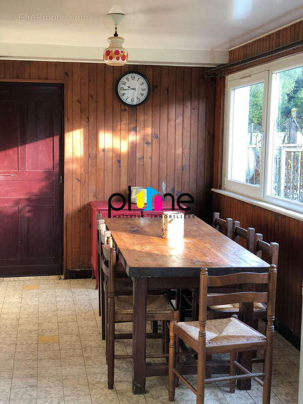 Maison à AVERDOINGT