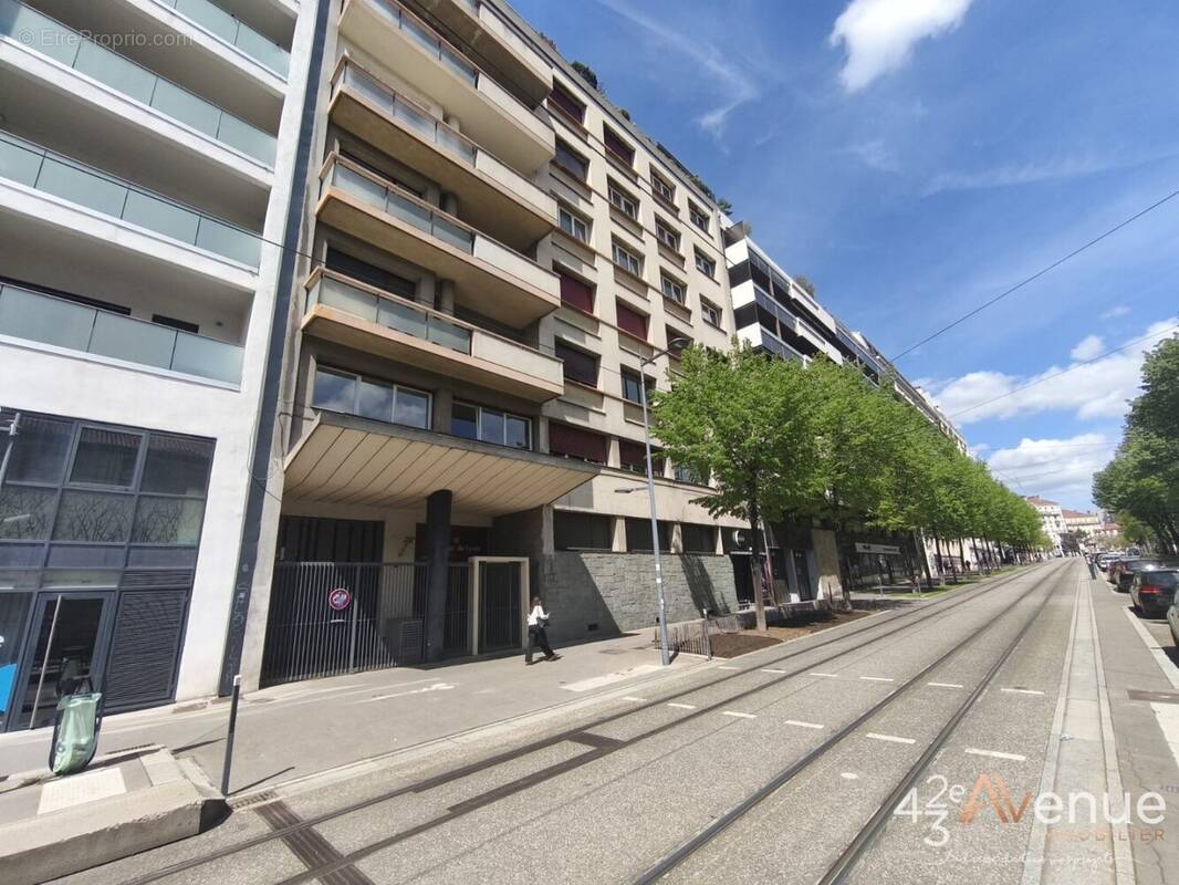 Appartement à SAINT-ETIENNE