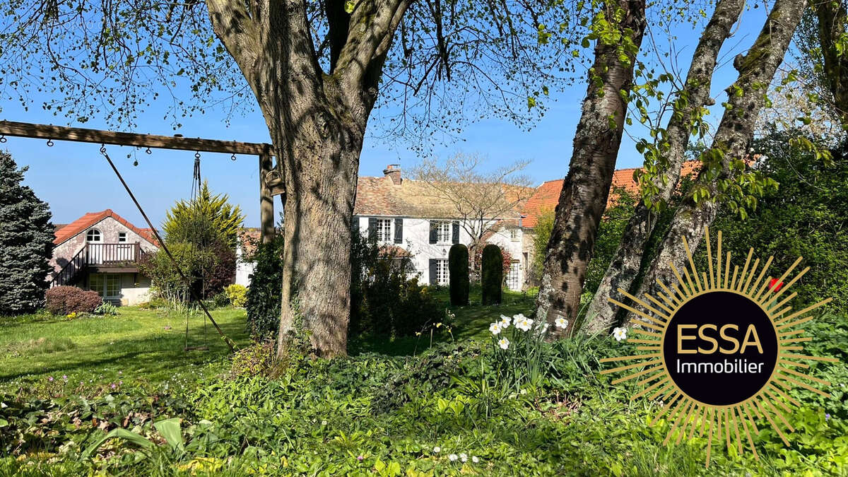 Maison à NEAUPHLE-LE-CHATEAU