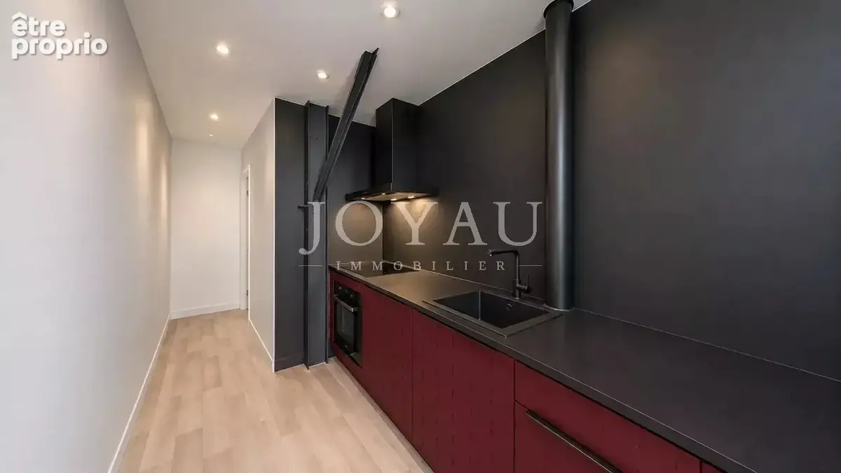 Bureaux en duplex rénovés par architecte – Place des Carmes - photo 6