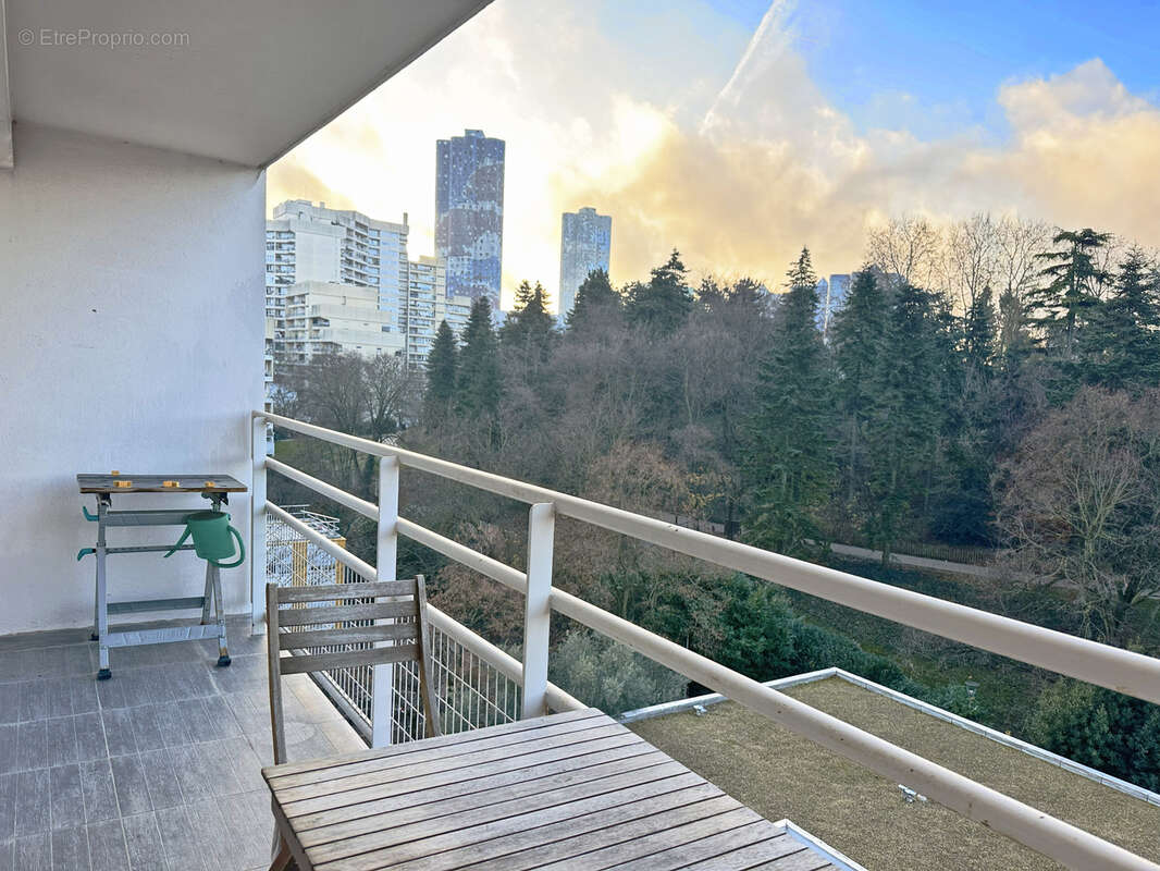 Nanterre Préfecture Parc André Malraux : Appartement de 5 pièces  sur 102 m2 + balcons + cave + box fermé - photo 5