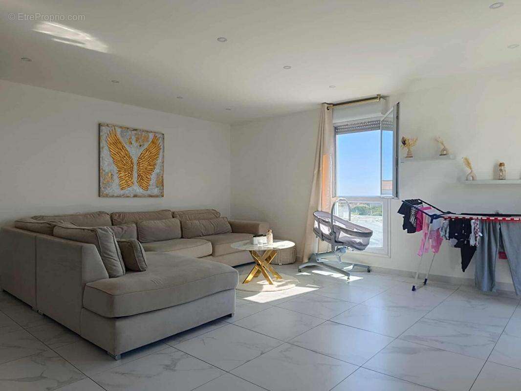 Appartement à PORT-DE-BOUC