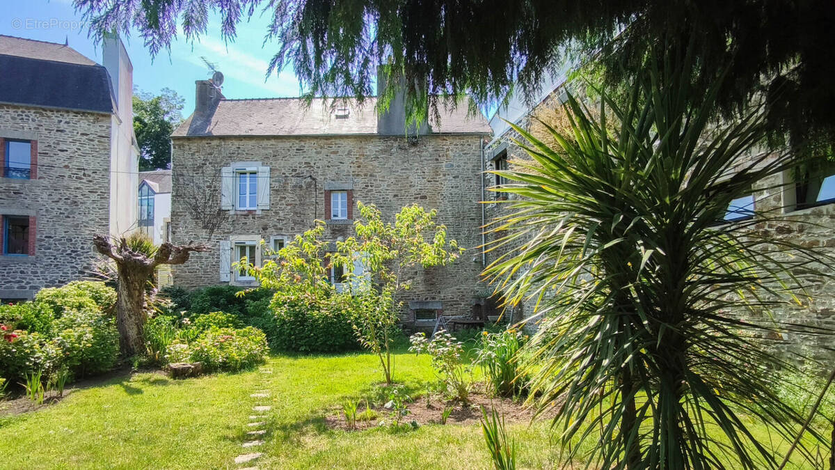 Maison à PONT-AVEN