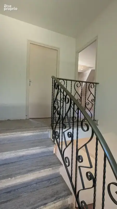 Maison familiale de 5 chambres à rénover  Sous-sol complet  Terrain de 8 291 m²  À 1,6 km de la Petite Mer de Gâvres - photo 14