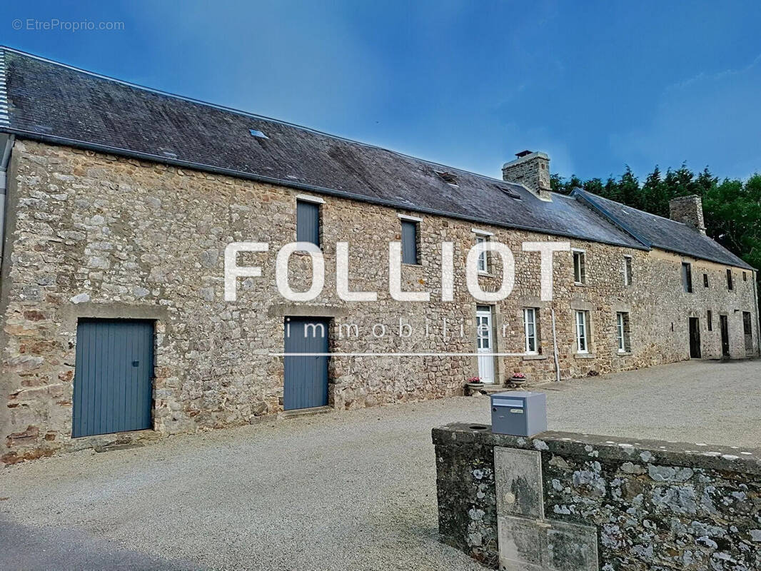 Maison à LA HAYE-DU-PUITS