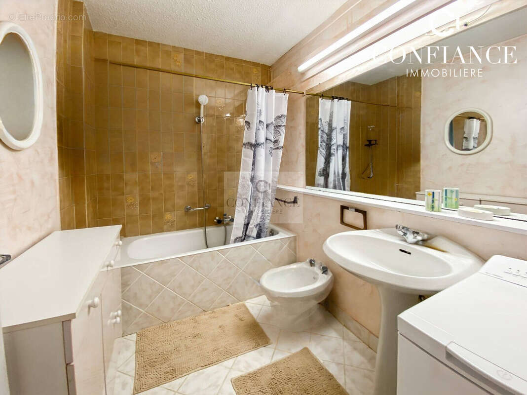 Appartement à SAINT-ETIENNE-DE-TINEE