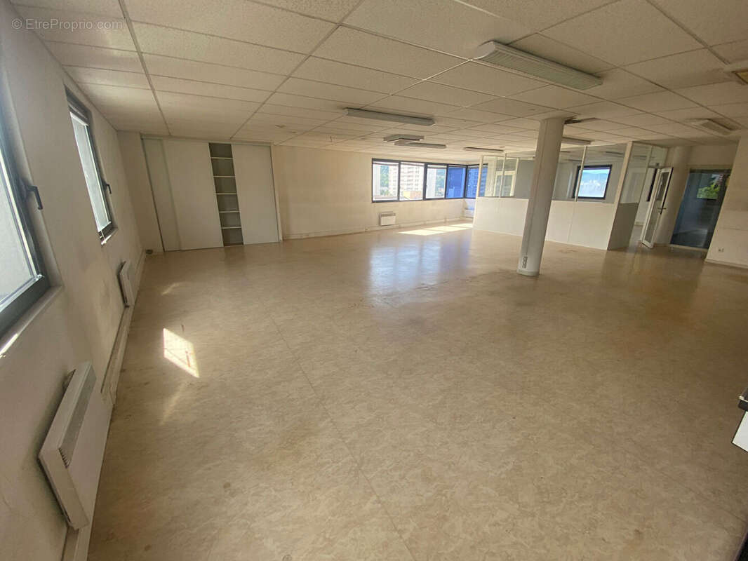 Bureaux 202m² à besançon - photo 2