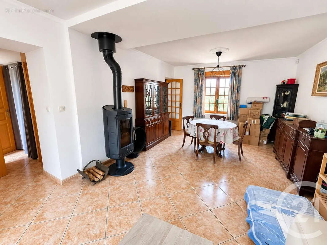 Maison 73 m² à Villeneuve-Sous-Dammartin  - photo 2