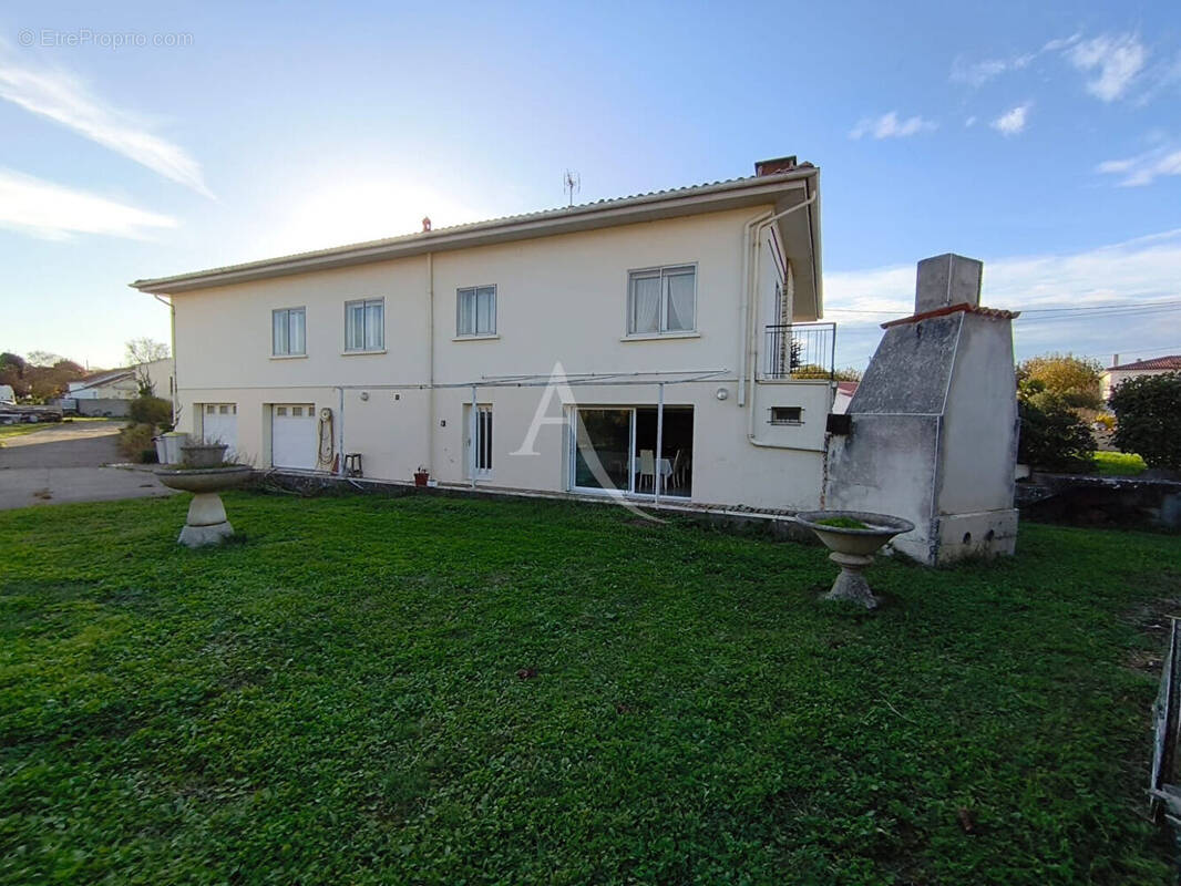 Maison à PORT-DES-BARQUES