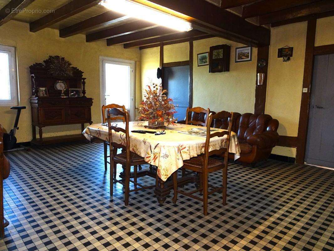 Maison à CAUNA