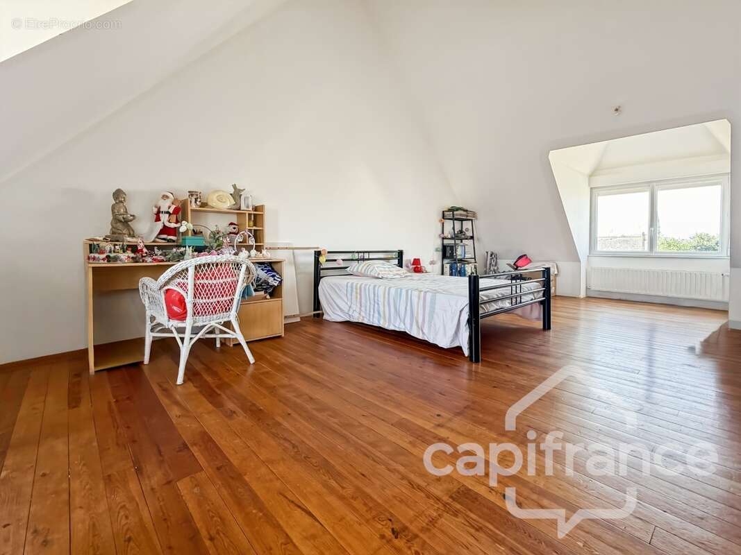 Maison familiale de 158 m² avec sous-sol complet - 5 Chambres - Lannilis 29870 - Proche commerces, écoles- Plage à 10 min - photo 8