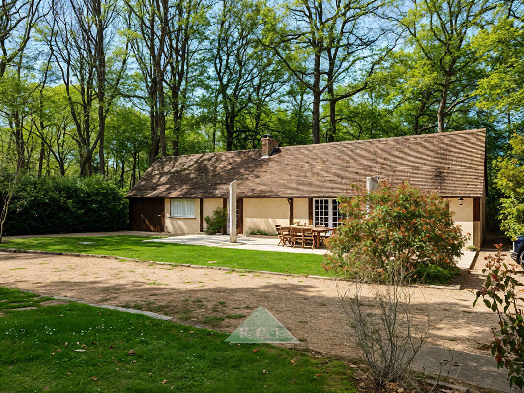 Maison à HOUDAN