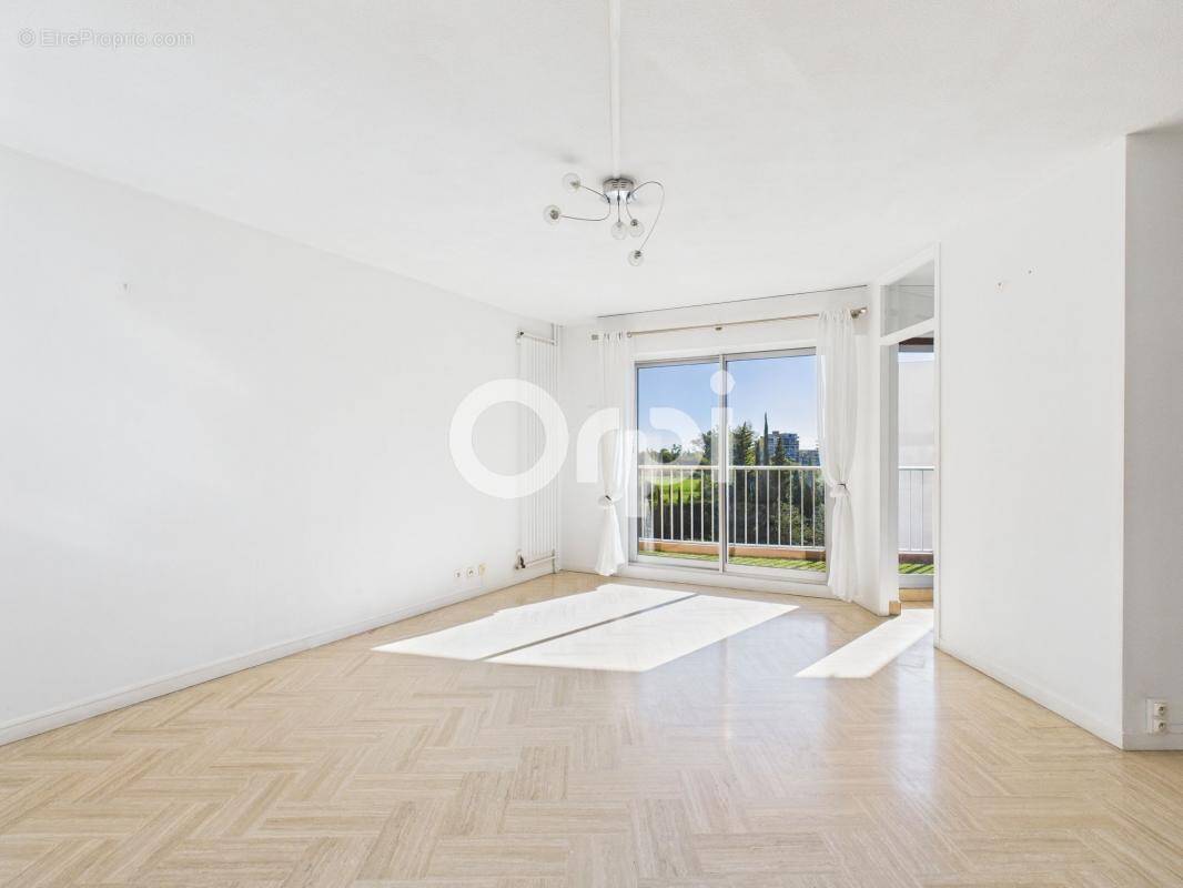 Appartement à MANDELIEU-LA-NAPOULE