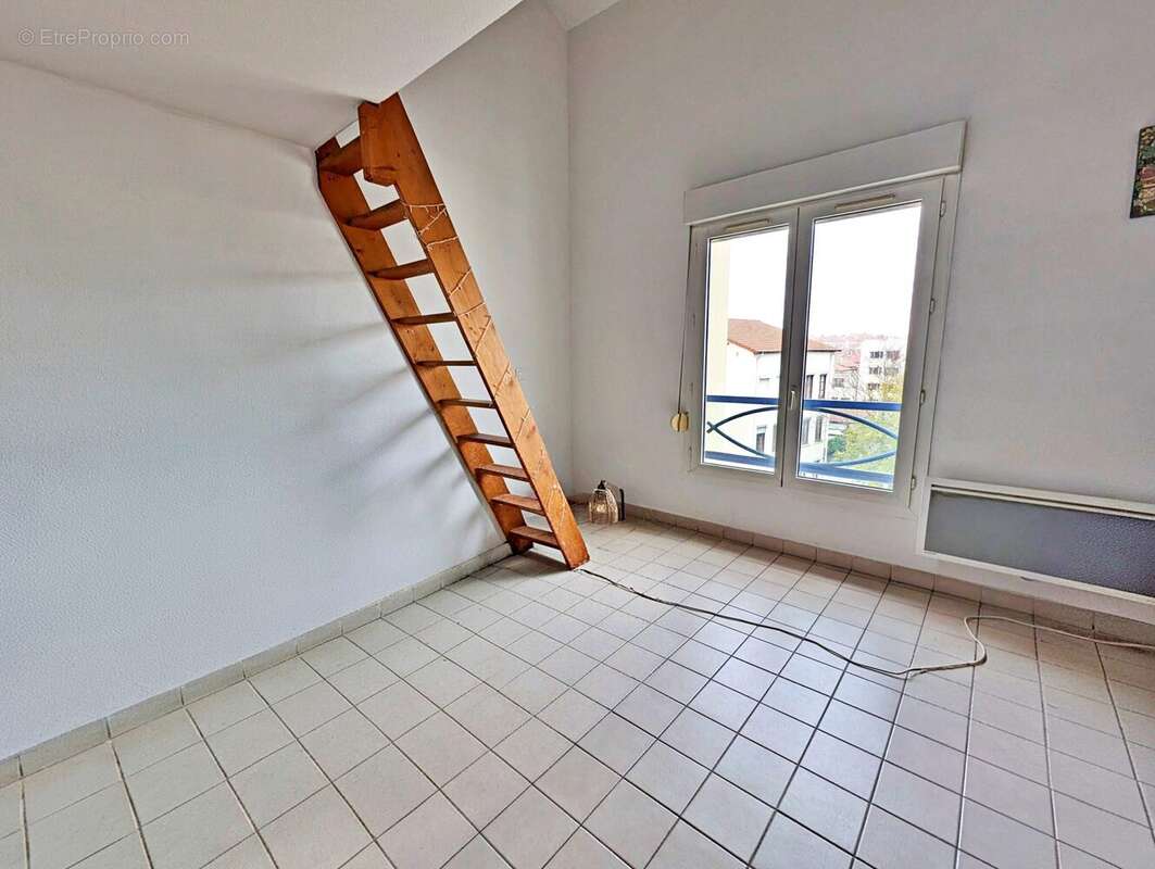 pièce de vie - Appartement à LYON-7E